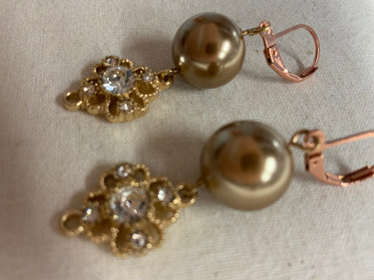 Vintage Pearl Elegance Earrings