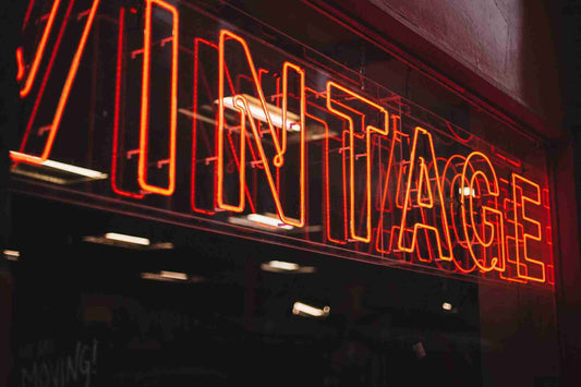 The Difference Between Retro and Vintage: The Nostalgic Fashion Dyad
