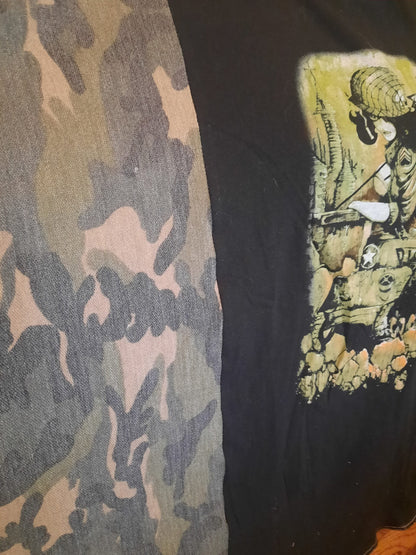 Re-Fashion tee Poncho: military theme