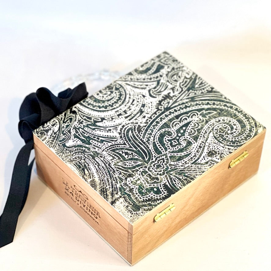 Black and White Paisley Handbag