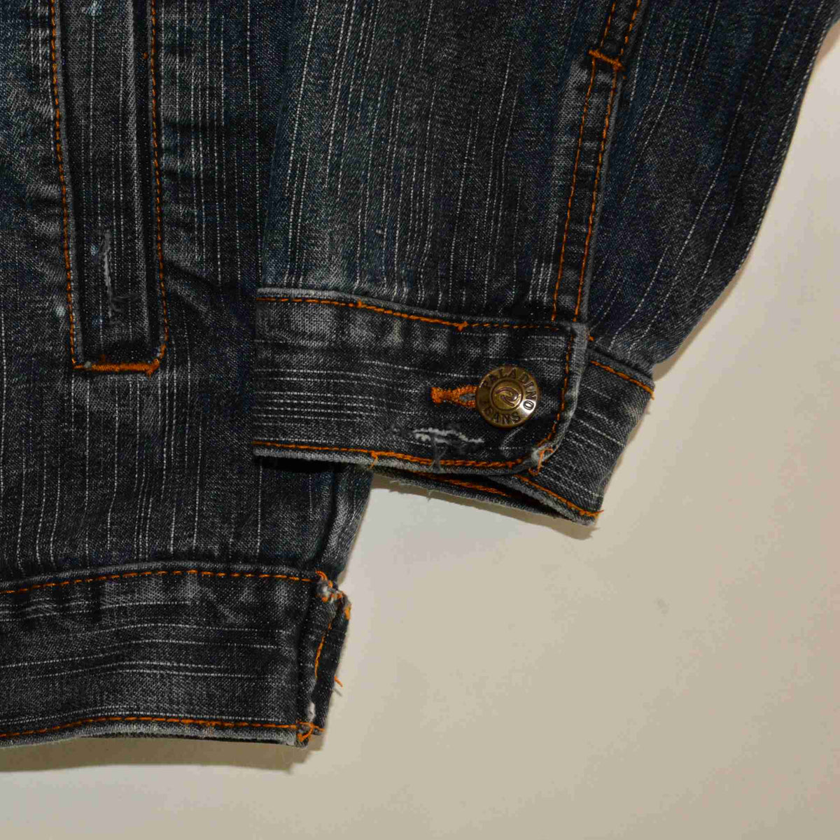 a close up of a pair of jeans.