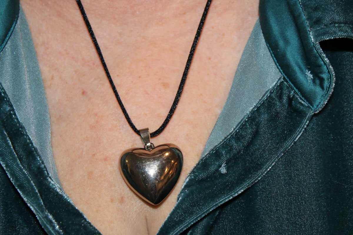 Capture Her Heart Large Silver Pendant Necklace