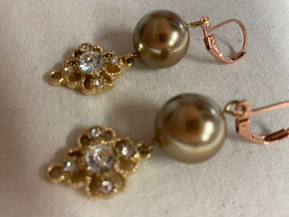 Vintage Pearl Elegance Earrings
