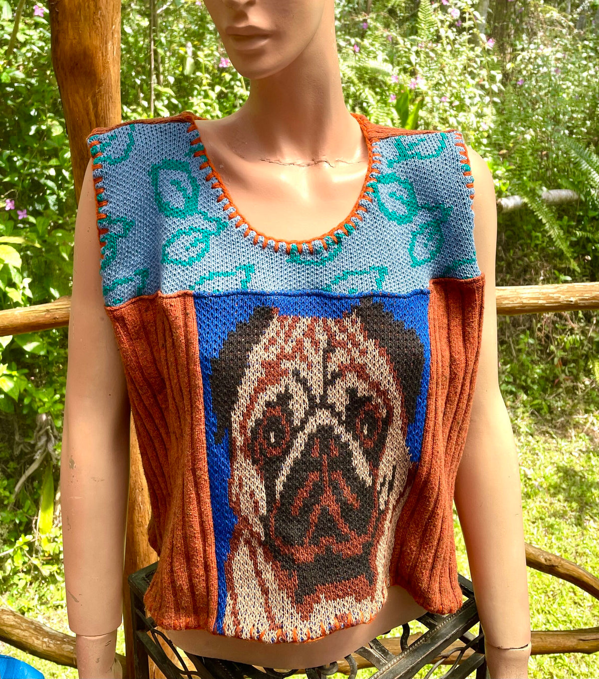 Knit vest with pug