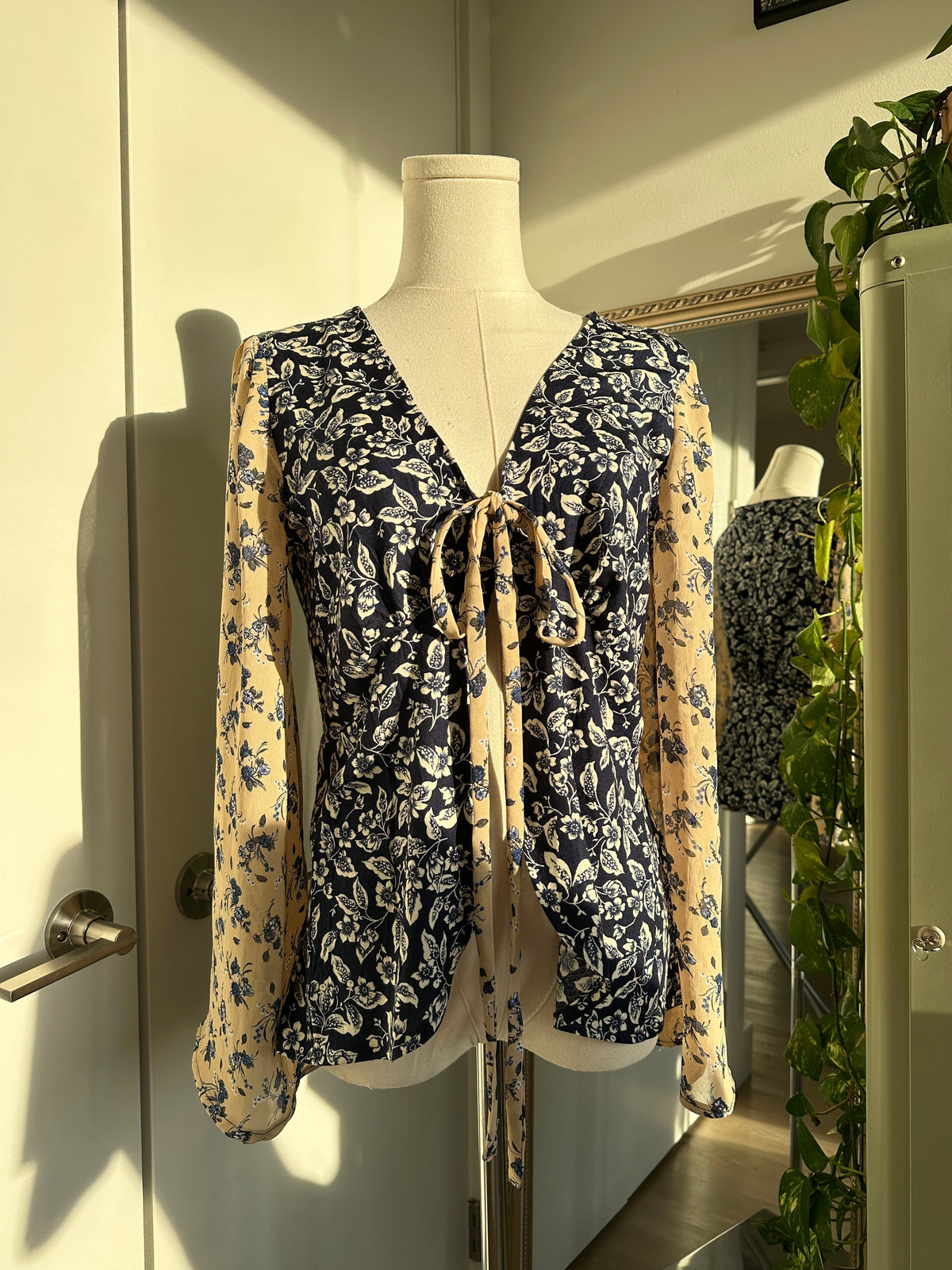 Mixed Print Floral Tie Front Blouse by Finding Doll, photo 6