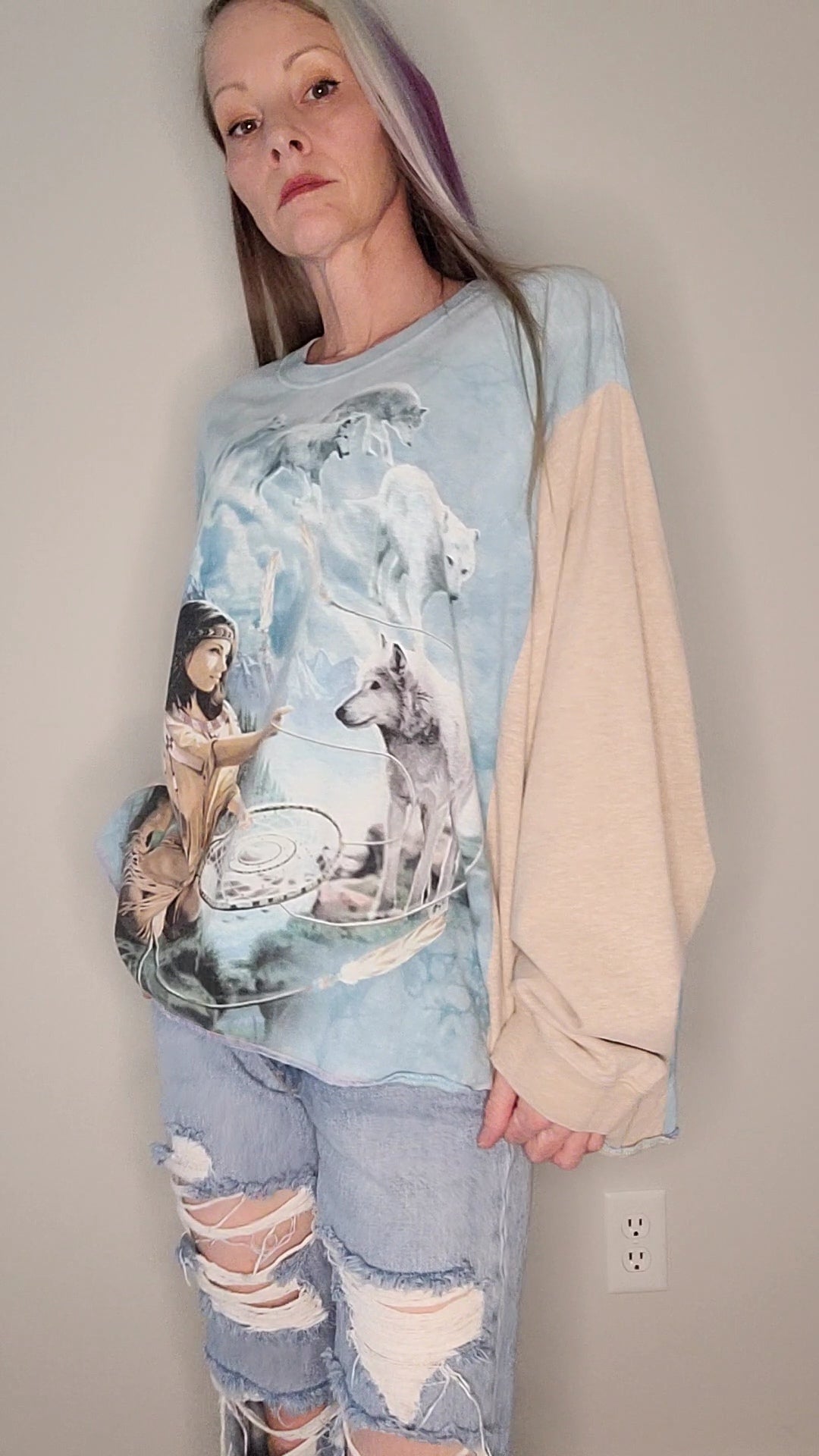 Mountain Dream Weaver Wolves Baggy Sweatshirt