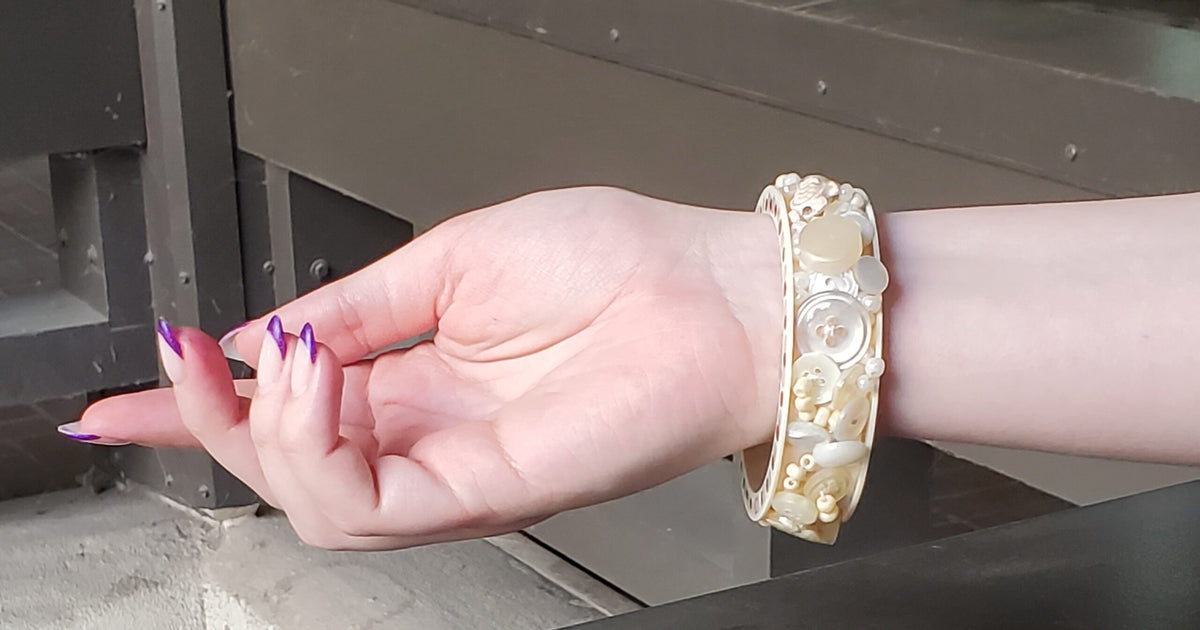 Charming Bangle in 3 Colors