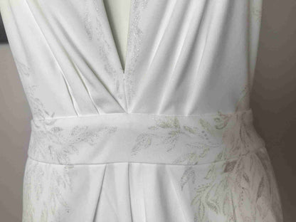 a white dress on a mannequin mannequin mannequin manne.
