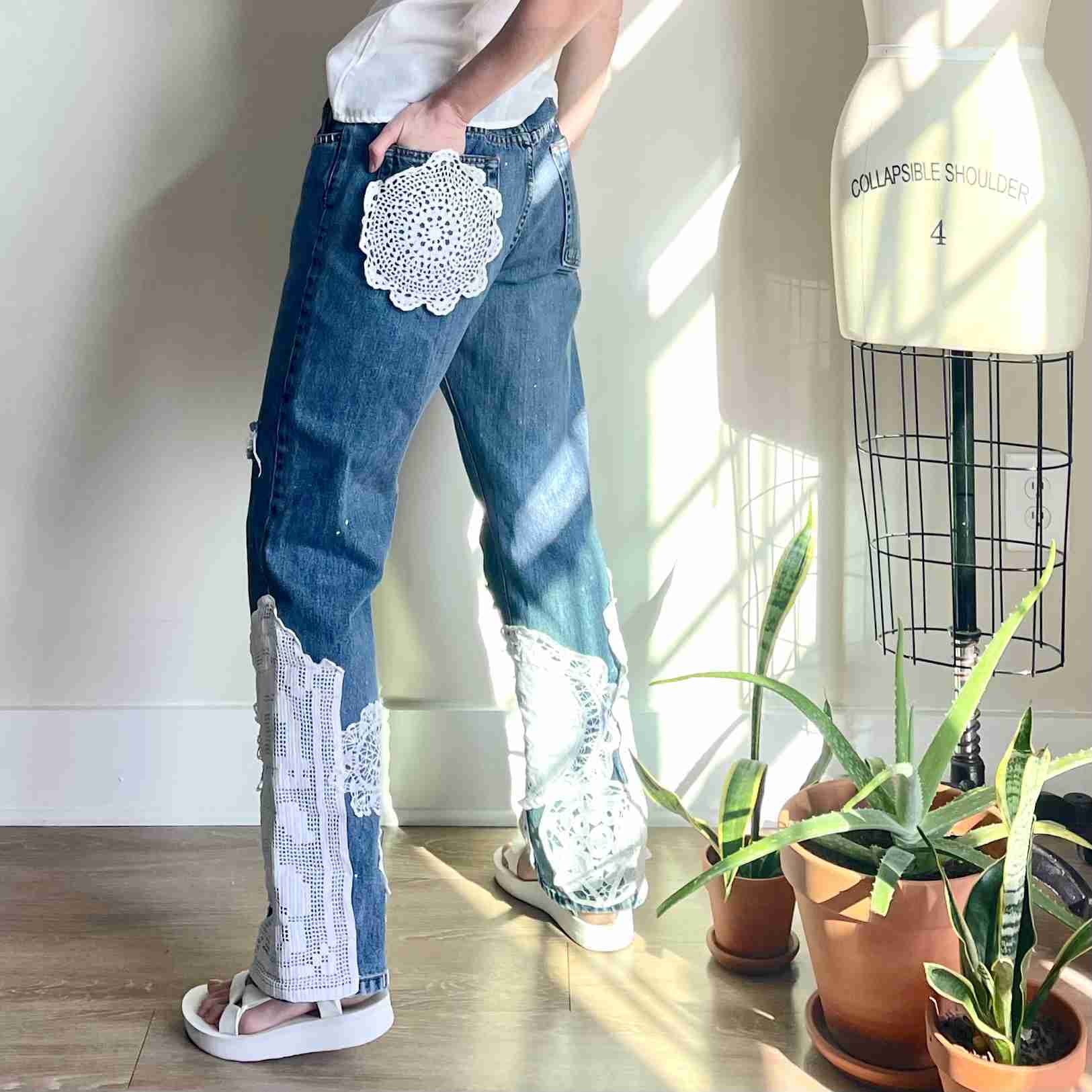 DIY Lace Jean Patch  Diy ripped jeans, Patched jeans diy, Diy
