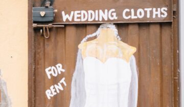 The Psychology Behind Renting Clothing vs Owning Clothing: How it Affects Your Style and Self-Image