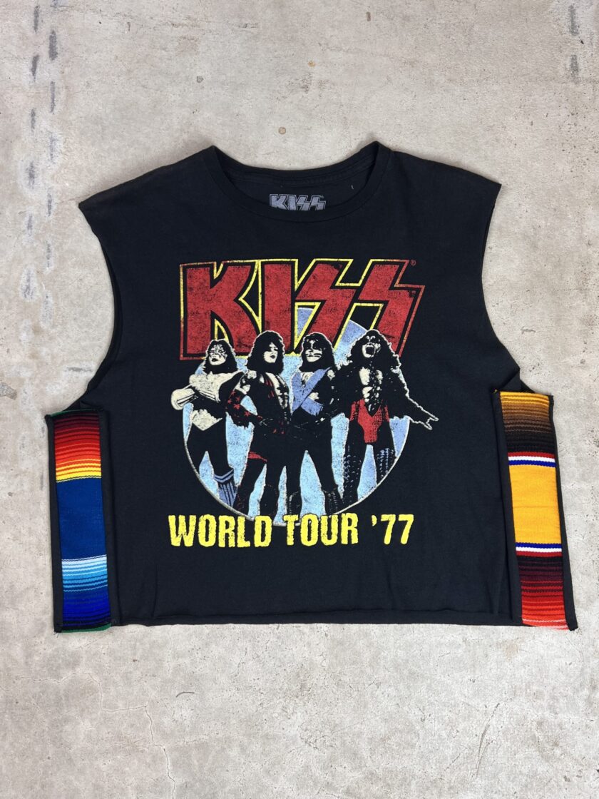 Kiss world tour 77 cropped tee.